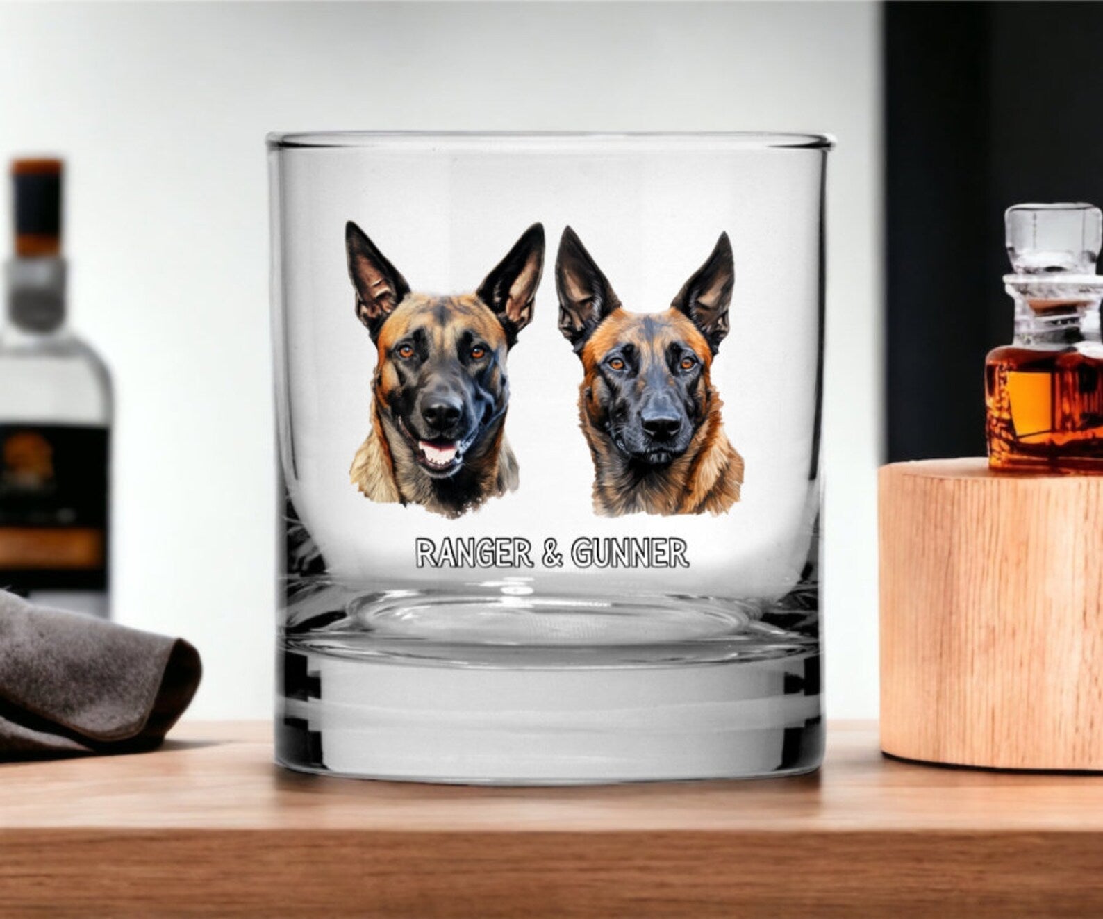 Personligt whiskyglas med foto & namn – Perfekt present till hund- och kattägare