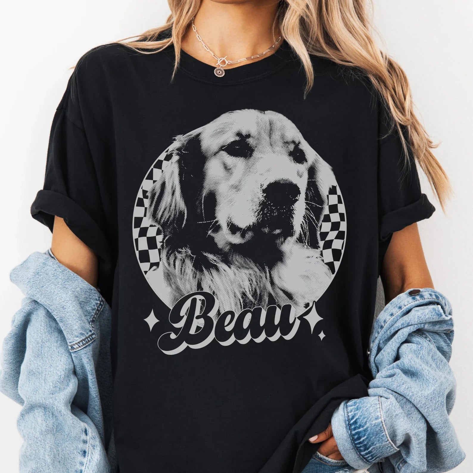 Förvandla ditt älskade hund- eller kattfoto till en unik vintage-inspirerad T-shirt – i svartvitt, endast ett exemplar i världen 「Black and White」