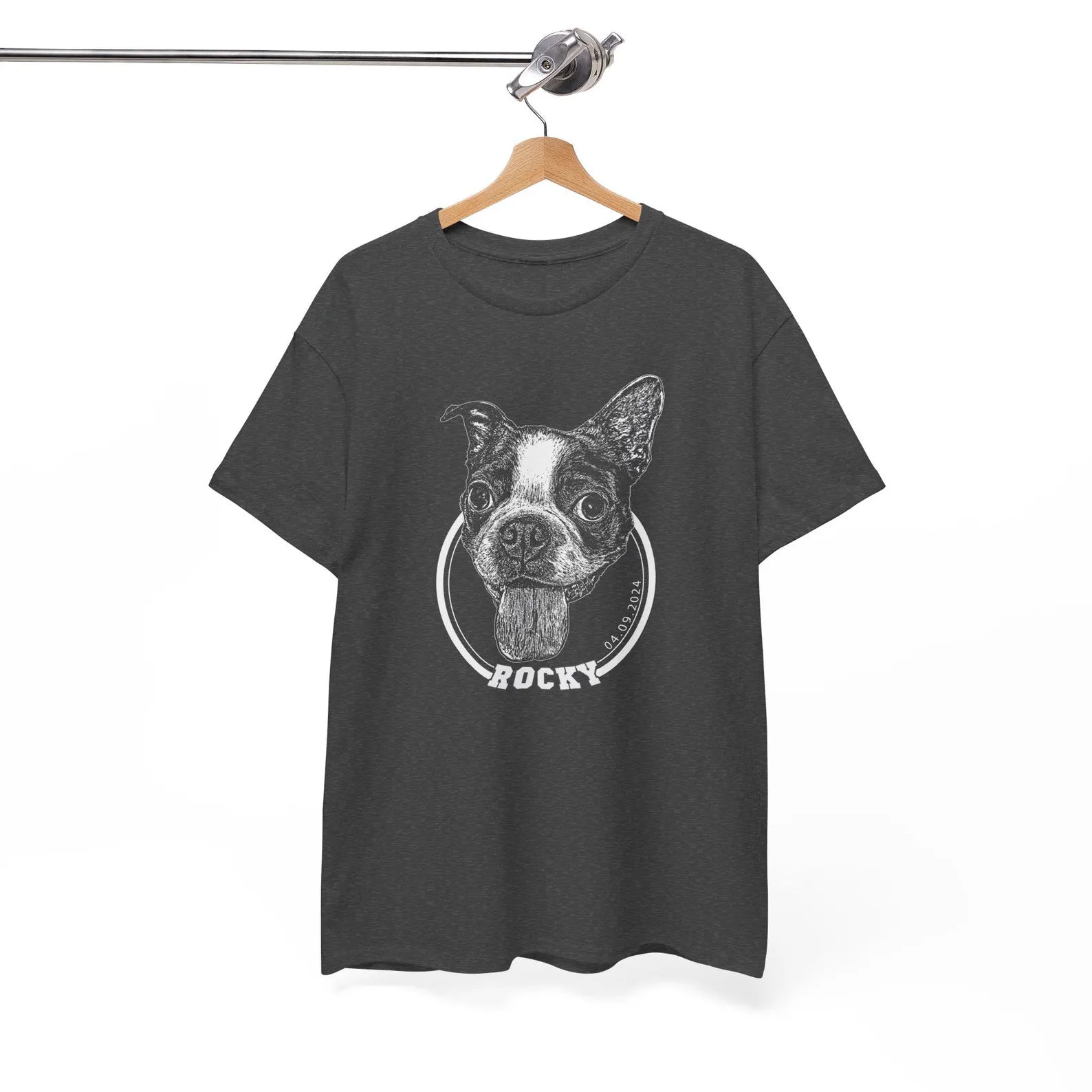 Personlig T-shirt med stort husdjurstryck – Skräddarsytt foto i svartvit linjekonst
