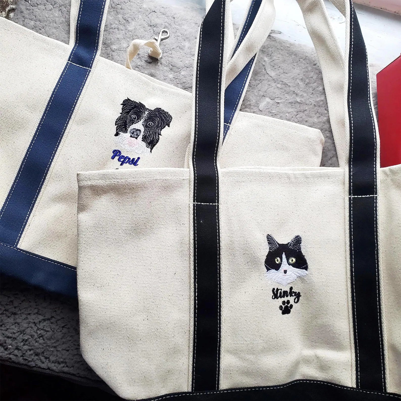 Broderad tygväska med eget husdjursfoto – Personlig canvashandväska & hundleksväska med namn