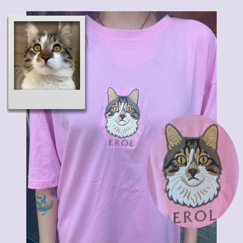 New Arrival! Personlig broderad t-shirt med husdjursfoto – Centrerat broderi