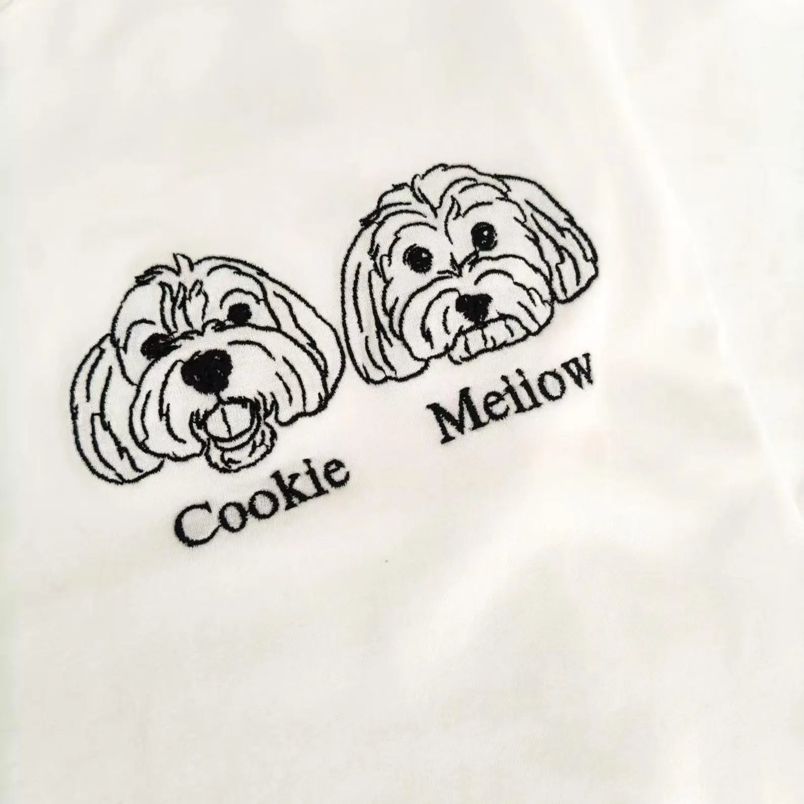 New Arrival! Personlig broderad T-shirt – Skräddarsytt foto av din hund & katt