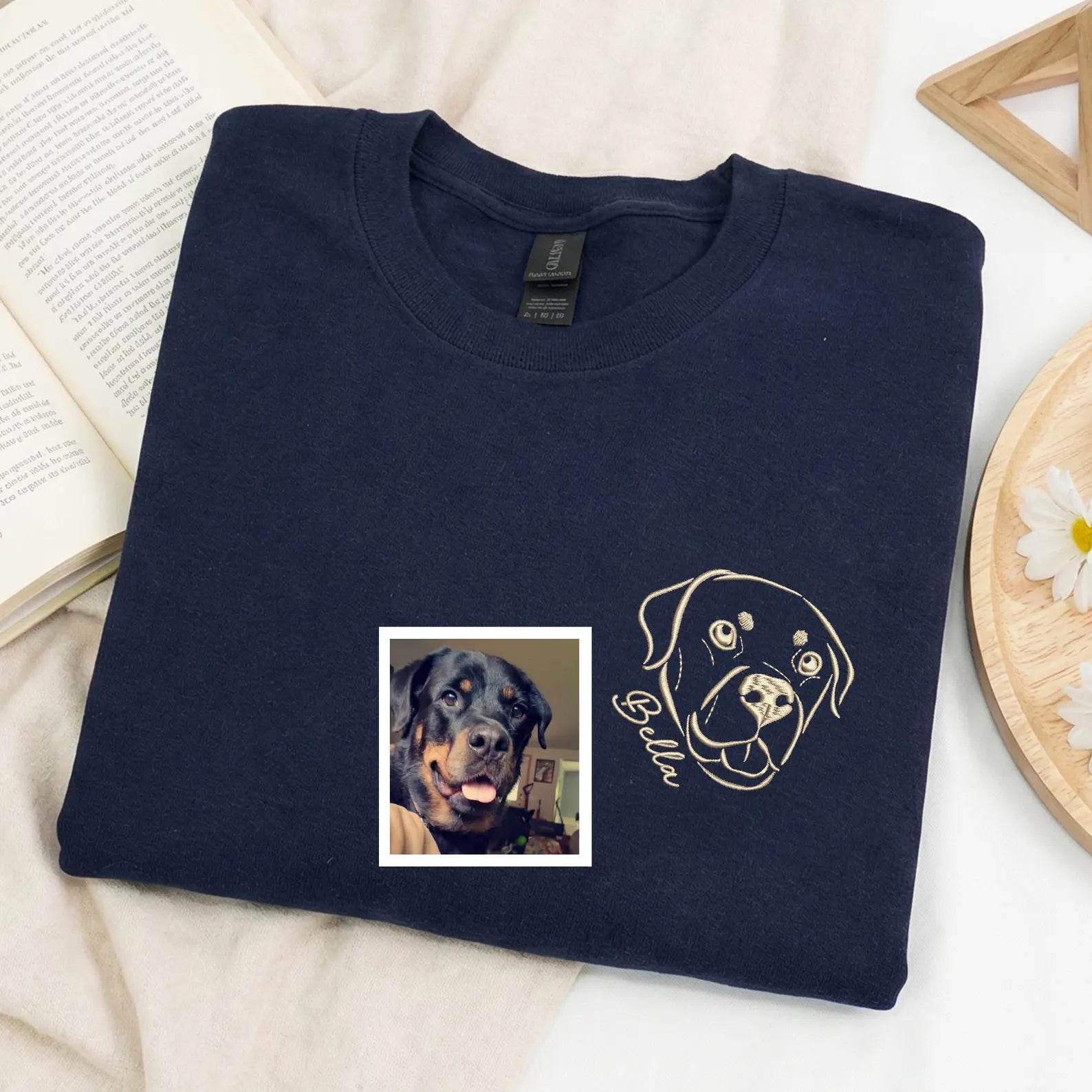 Nyhet! Broderad T-shirt med eget foto – Linjetecknad design av ditt husdjur